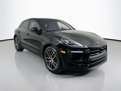 Certified 2025 Porsche Macan S AWD/4WD image 9