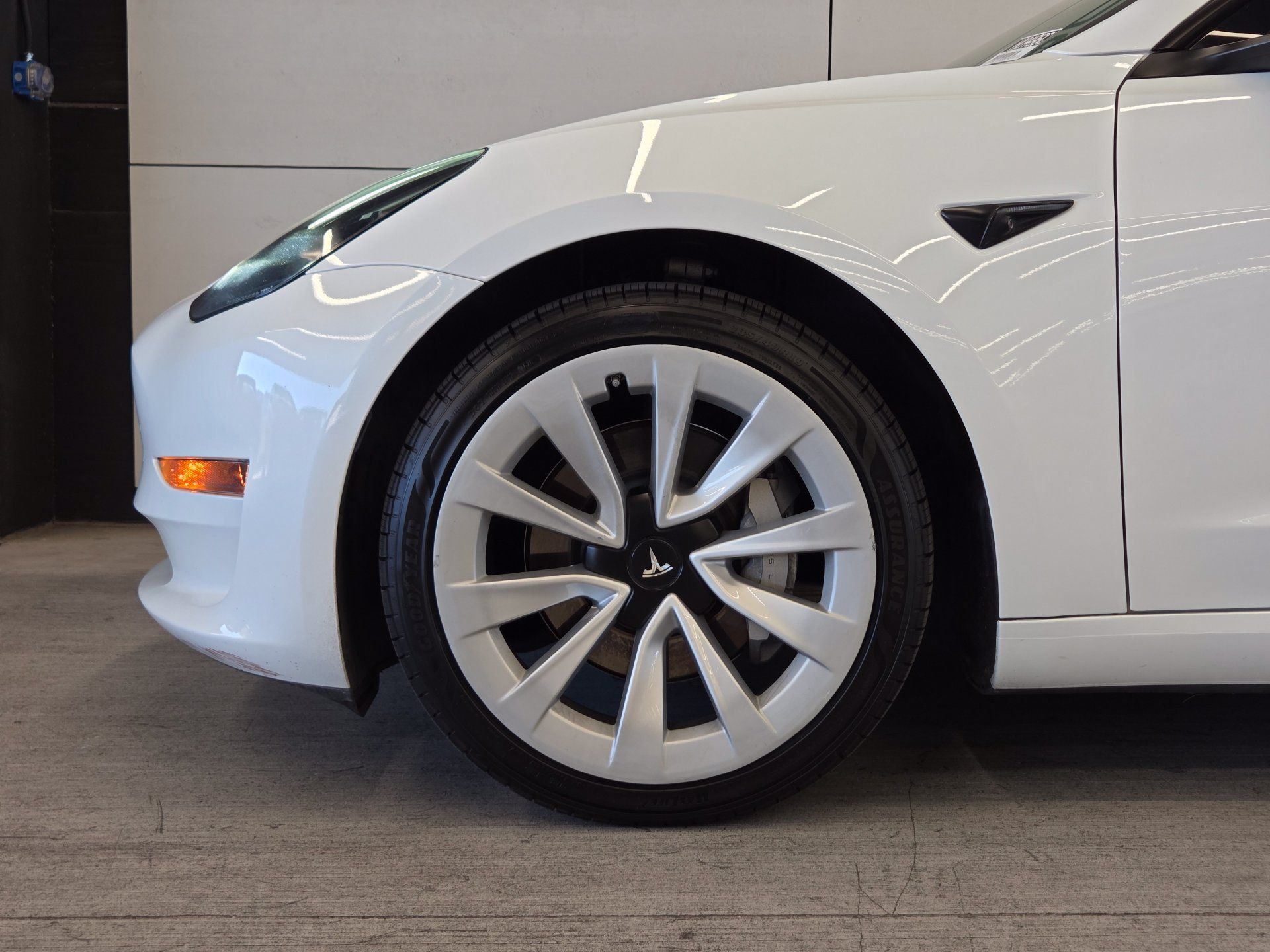 Used 2023 Tesla Model 3 Standard Range RWD image 9