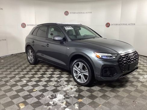 Certified 2025 Audi Q5 2.0T Premium image 3