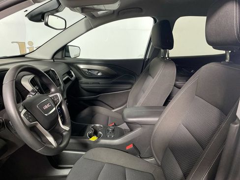 Used 2024 GMC Terrain SLE w/ Driver Convenience Package FWD image 11