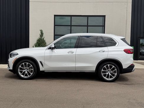 Used 2019 BMW X5 xDrive40i w/ Premium Package 2 AWD/4WD image 2