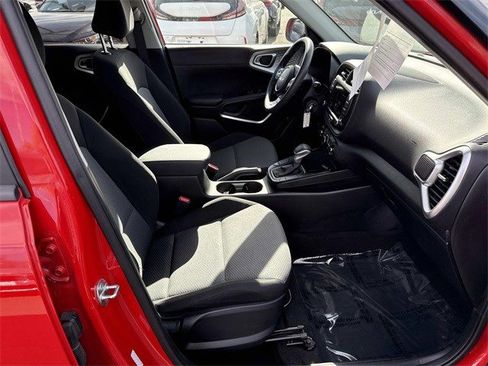 Certified 2023 Kia Soul LX w/ LX Technology Package image 9