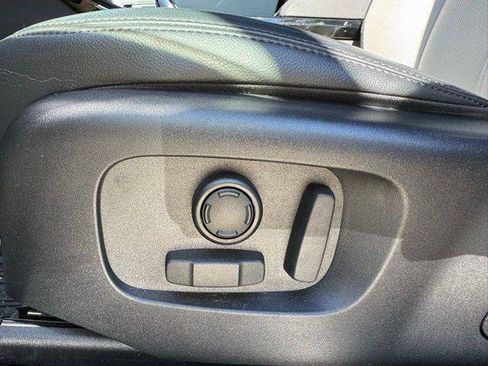 Used 2024 Land Rover Range Rover Velar Dynamic SE image 8