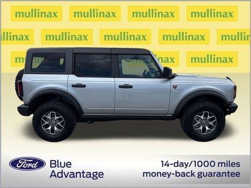 Used 2024 Ford Bronco Badlands image 2