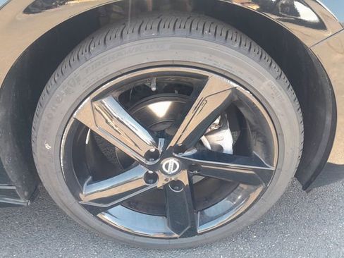 Used 2023 Nissan Sentra SR w/ Midnight Edition Package FWD image 23