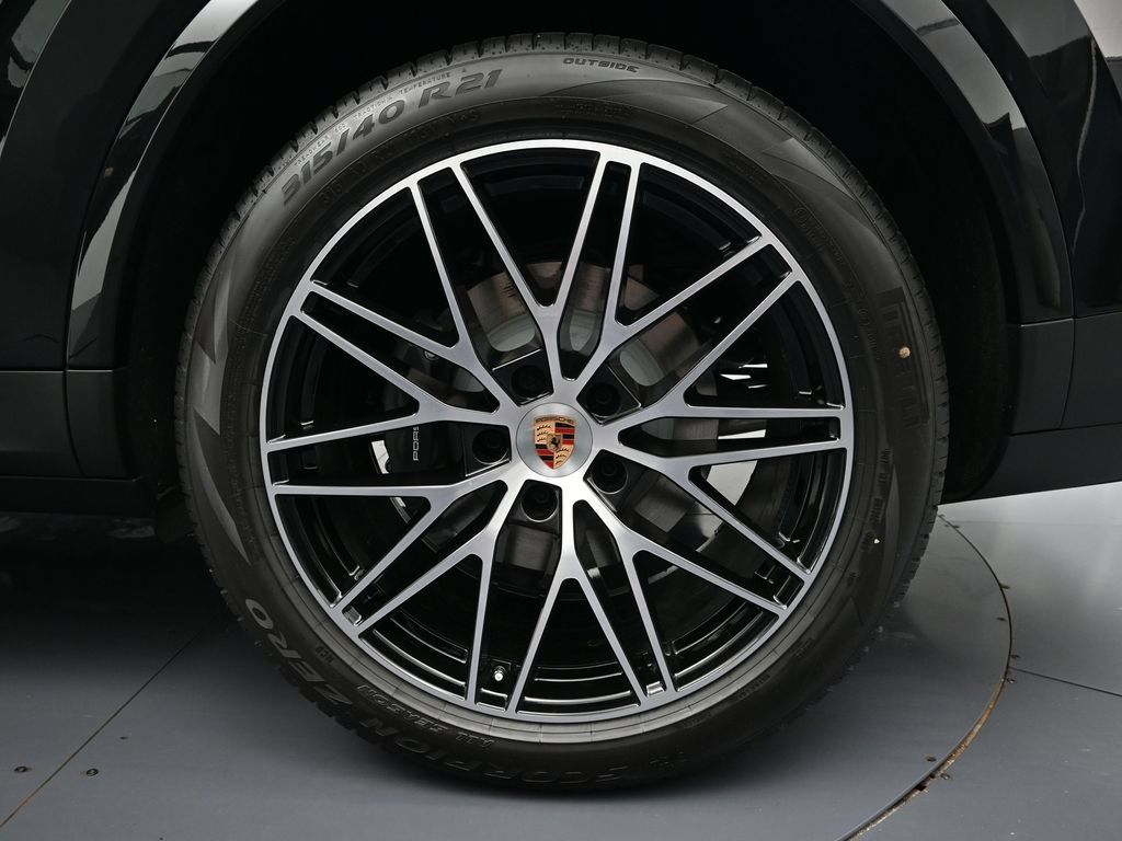Certified 2026 Porsche Cayenne Coupe AWD/4WD image 26