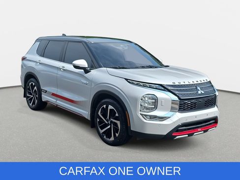 Used 2023 Mitsubishi Outlander 4WD Plug-In Hybrid image 3