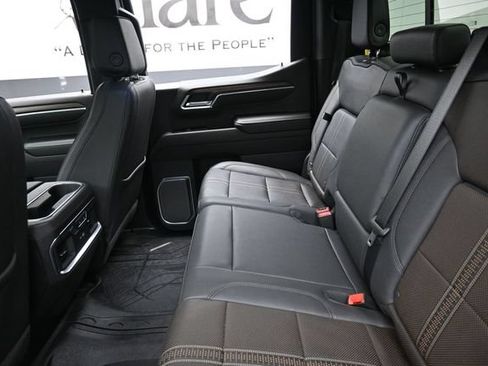 Used 2025 Chevrolet Silverado 1500 High Country AWD/4WD image 23