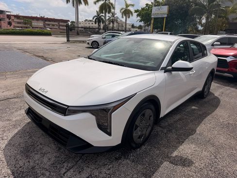 Used 2025 Kia K4 FWD image 3