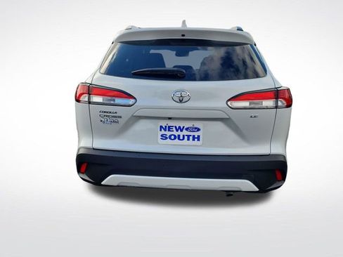 Used 2023 Toyota Corolla Cross LE image 4