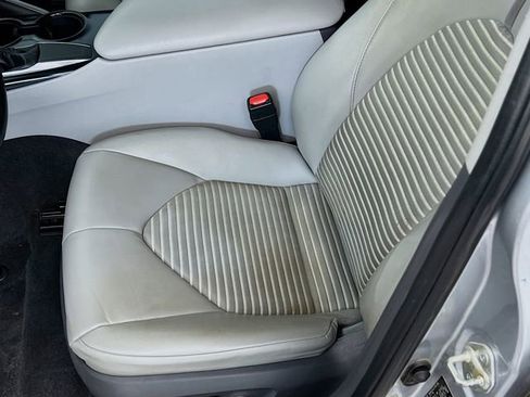 Used 2018 Toyota Camry SE image 17