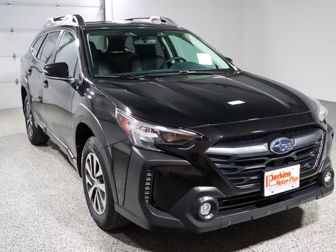 Used 2024 Subaru Outback Premium image 5