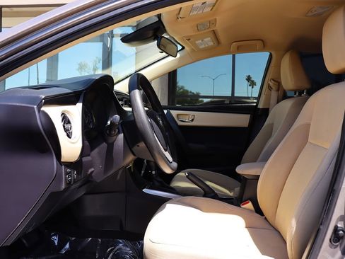 Used 2018 Toyota Corolla LE w/ Carpet Mat Package (TMS) FWD image 37