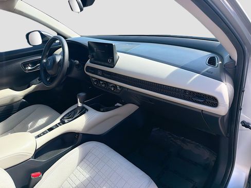 Certified 2024 Honda HR-V LX image 31