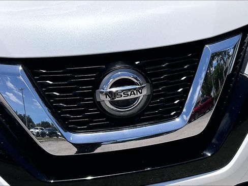 Used 2020 Nissan Rogue SL w/ Premium Package FWD image 30