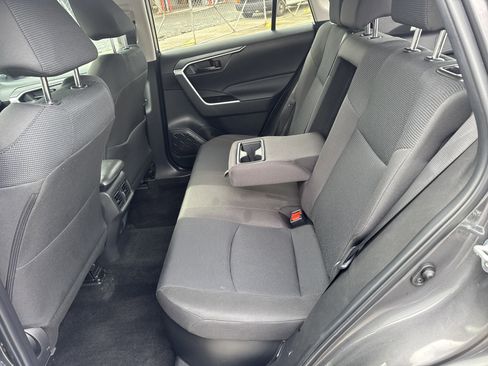 Used 2022 Toyota RAV4 LE image 20