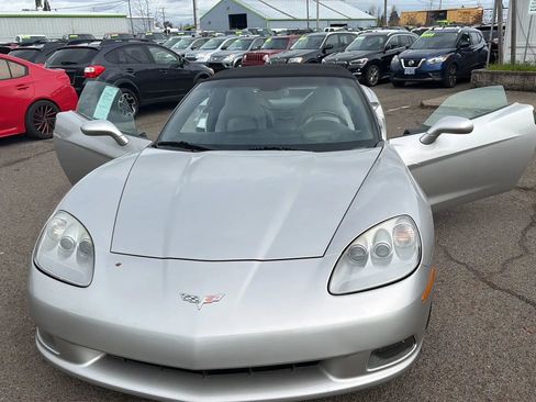 Used 2005 Chevrolet Corvette Convertible w/ Preferred Equipment Group RWD image 10