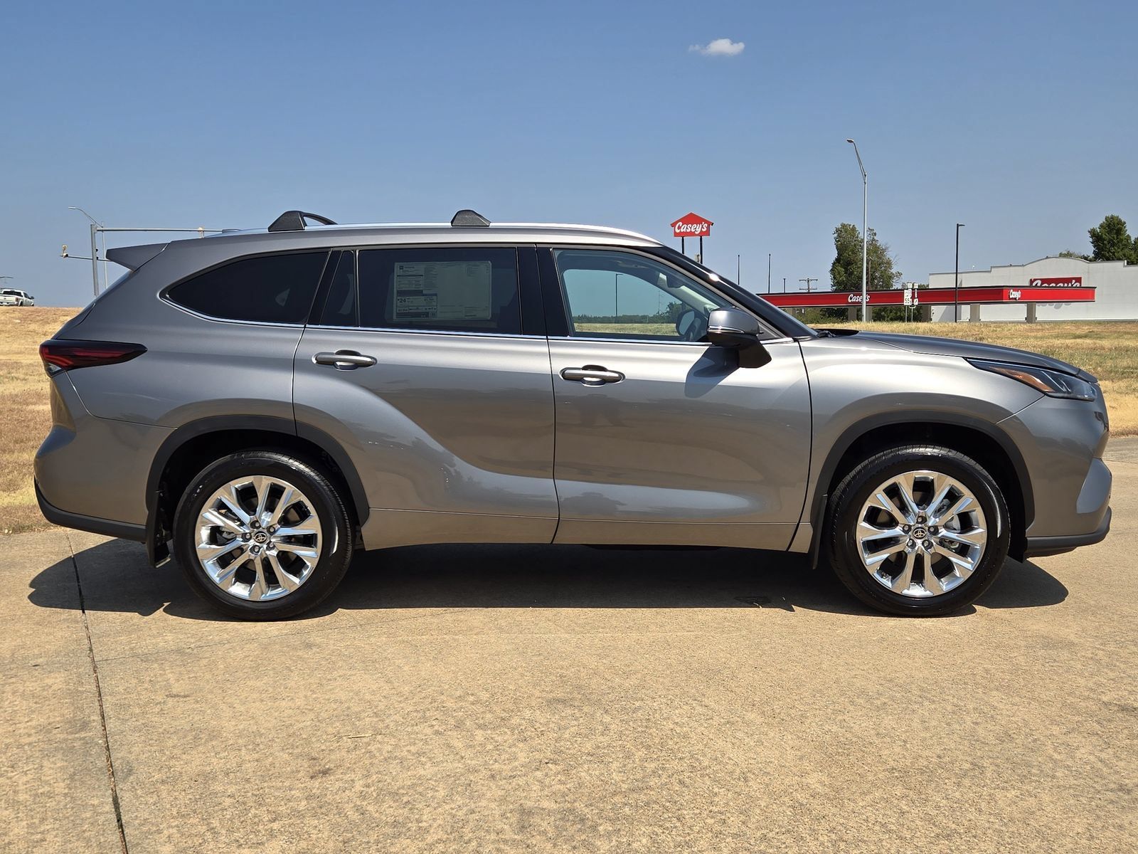 New 2026 Toyota Highlander Limited AWD/4WD image 7