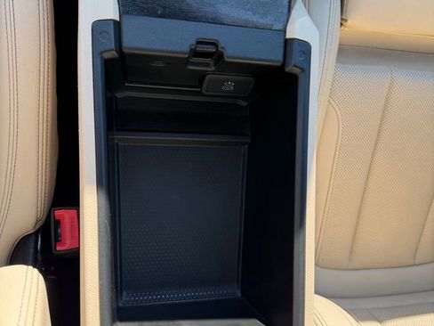 Used 2023 BMW 330i Sedan w/ Premium Package image 25