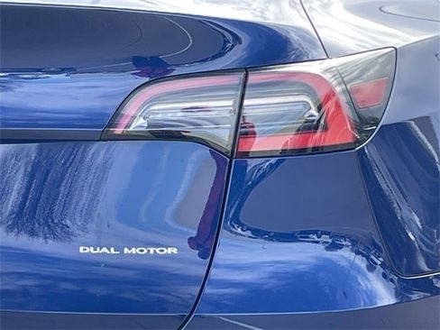 Used 2021 Tesla Model Y Long Range image 6