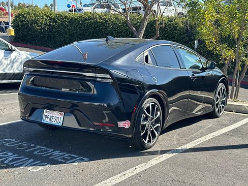 Used 2024 Toyota Prius Prime FWD image 3