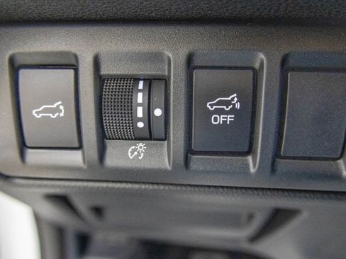 Used 2025 Subaru Outback Premium image 30