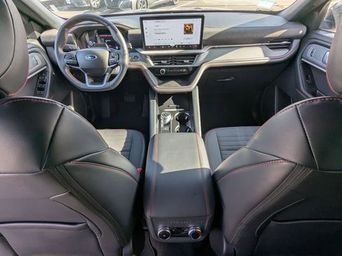 Used 2025 Ford Explorer ST-Line w/ ST-Line Street Pack image 28