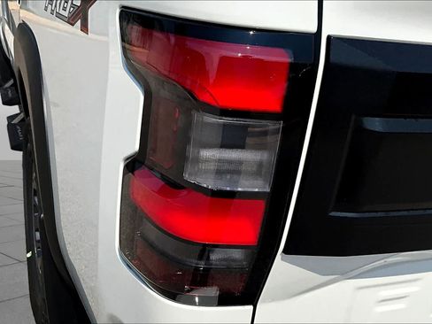 New 2026 Nissan Frontier Pro-X w/ Pro-X Convenience Package RWD image 12