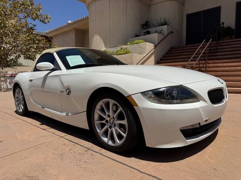 Used 2006 BMW Z4 3.0i RWD image 22