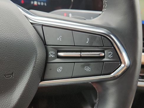 Used 2025 Chevrolet Equinox ACTIV w/ Safety and Technology Package FWD image 17