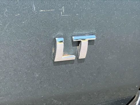 Used 2023 Chevrolet Traverse LT FWD image 10
