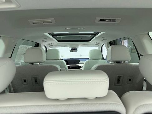 New 2026 Buick Enclave Avenir w/ Super Cruise Package FWD image 11