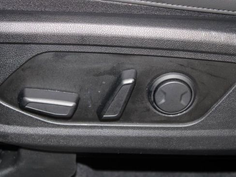 Used 2025 Kia Sorento EX w/ Panoramic Sunroof Package image 19