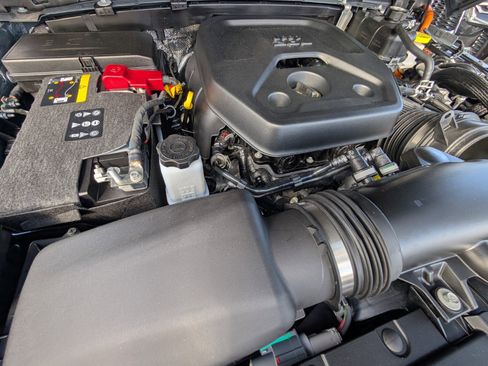 Used 2025 Jeep Wrangler Willys image 22