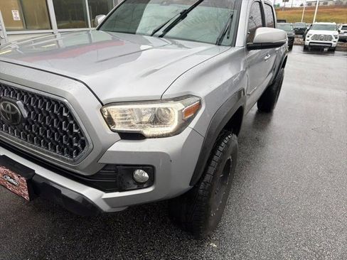 Used 2019 Toyota Tacoma TRD Off-Road image 5
