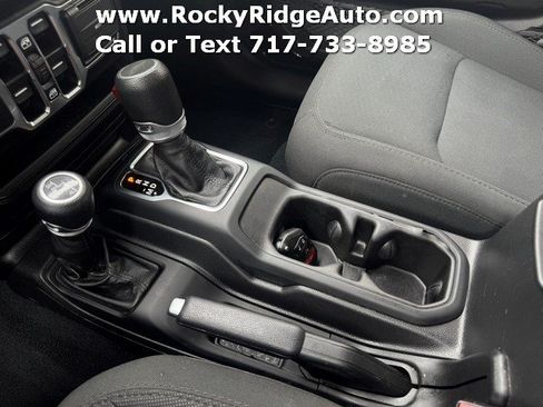 Used 2023 Jeep Gladiator Sport AWD/4WD image 13
