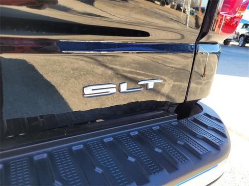 Used 2022 GMC Sierra 1500 SLT image 12