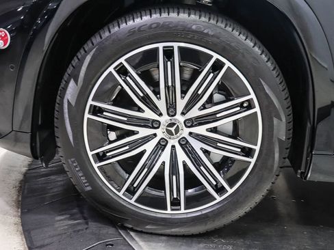 Used 2023 Mercedes-Benz EQS 580 4MATIC SUV image 9