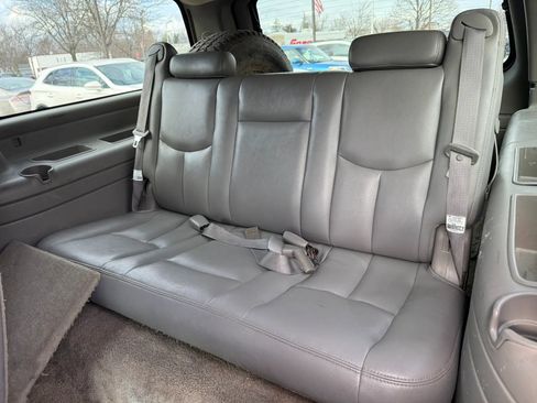 Used 2003 Chevrolet Suburban 2500 LT w/ LT Preferred Equipment Group AWD/4WD image 26