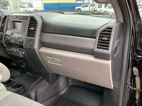 Used 2018 Ford F250 XL w/ STX Appearance Package image 17