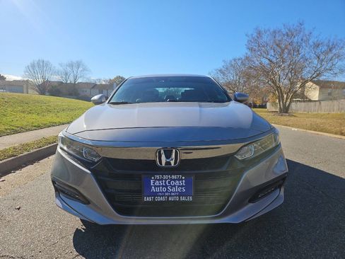 Used 2018 Honda Accord Sport image 9
