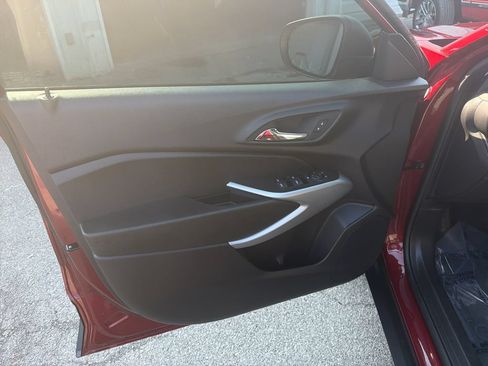 Used 2025 Chevrolet Trax LS w/ Driver Confidence Package FWD image 12