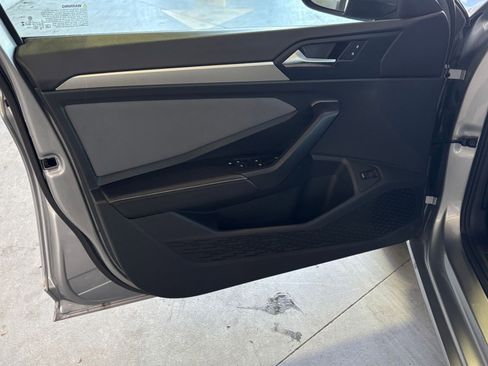 Used 2025 Volkswagen Jetta SE image 20