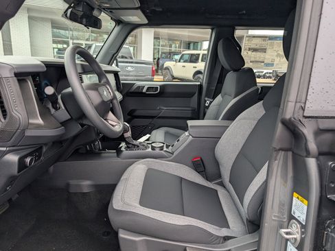 New 2025 Ford Bronco 4-Door AWD/4WD image 18