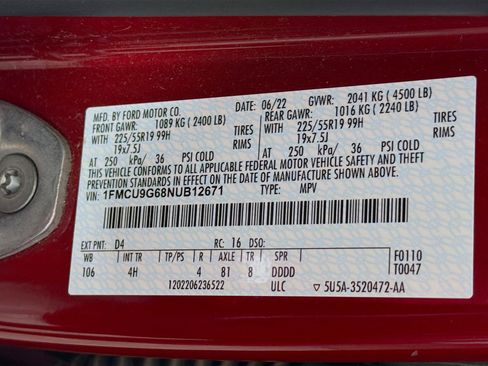 Used 2022 Ford Escape SE w/ SE Sport Appearance Package image 33