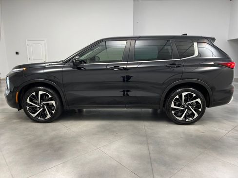 Used 2023 Mitsubishi Outlander SE image 4