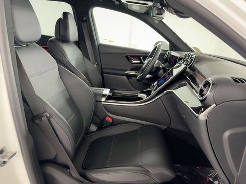 Certified 2025 Mercedes-Benz GLC 300 image 31