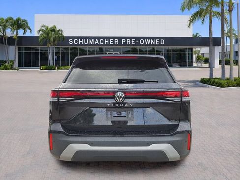 Certified 2025 Volkswagen Tiguan S FWD image 6