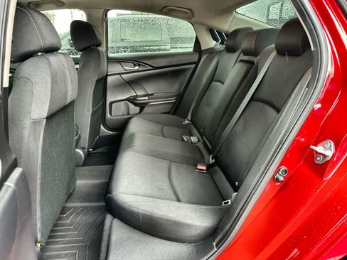 Used 2019 Honda Civic EX image 4