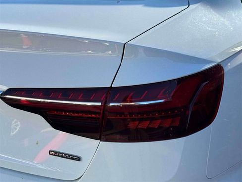 Used 2020 Audi A4 2.0T Premium image 11